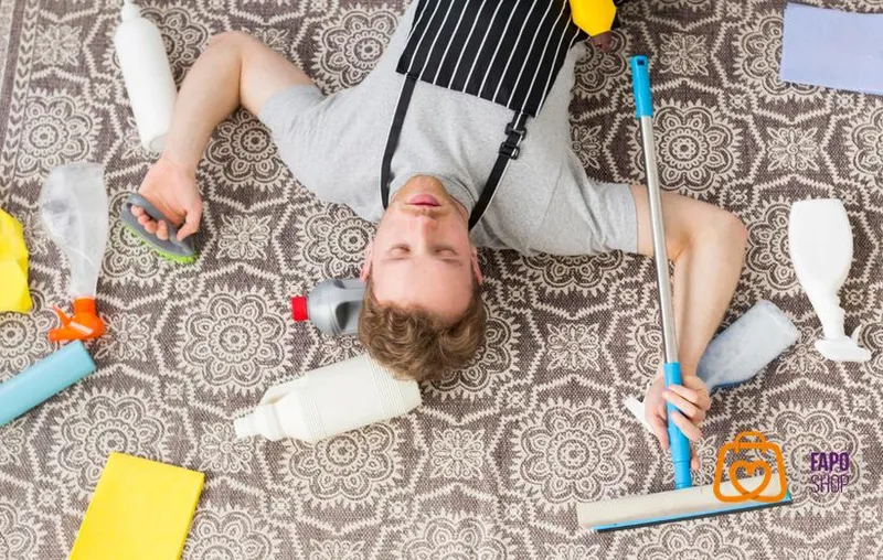 راهنمای جامع پاک کردن لکه از روی فرش، مبل و لباس