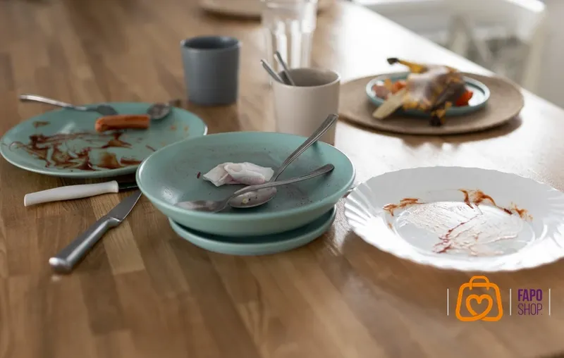 🍽 نگهداری غذاهای گرم در ظروف پلاستیکی معمولی