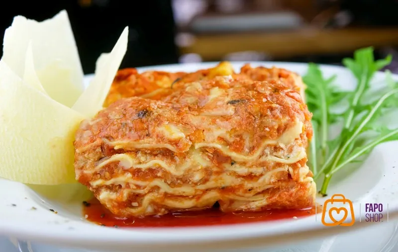 مرحله ششم: سرو چیکن پارمزان