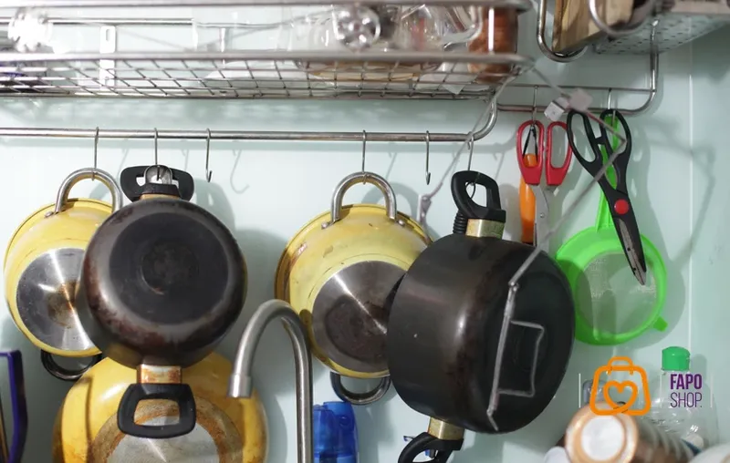 🧼 شست‌وشو با اسکاج زبر یا سیم ظرف‌شویی