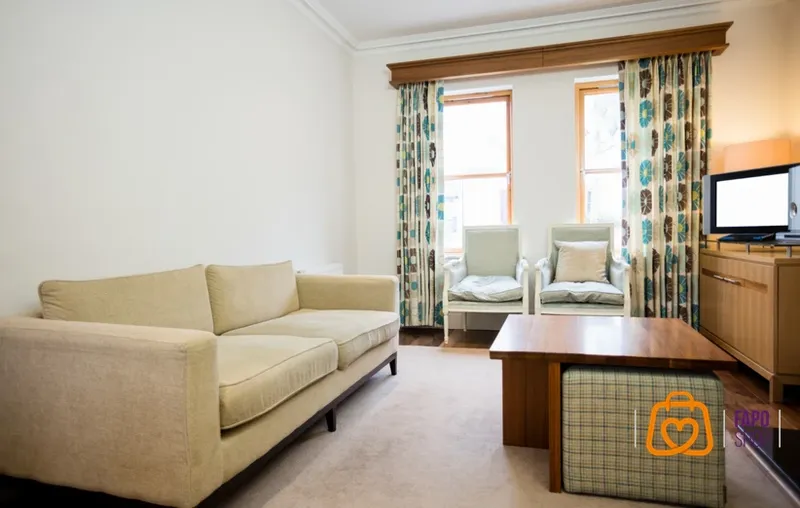 تأثیر متریال مبل بر ظاهر و حس رنگ‌ها