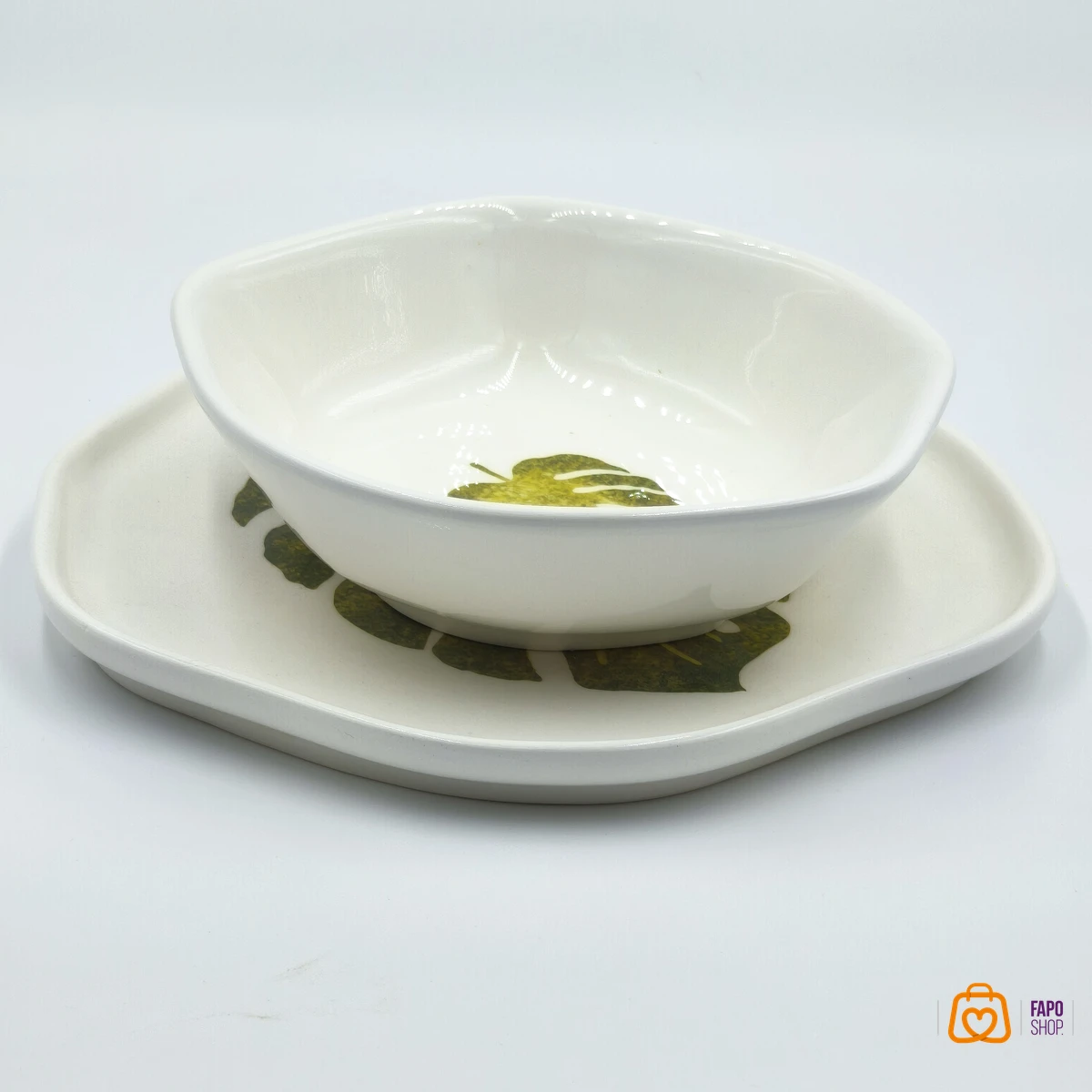 تصویر کاسه و بشقاب سرامیکی  طرح برگ